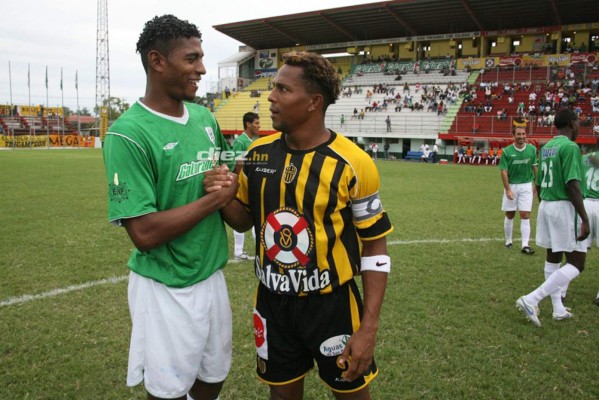 Las fotos que no habías visto del debut de Carlo Costly con Platense hace 14 años