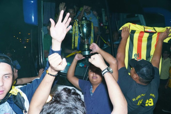 FOTOS: Así fue la fiesta de Real España con su gente en San Pedro Sula