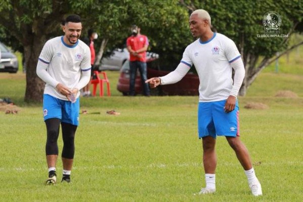 Con nuevo 'look' de Deiby Flores y estrictas medidas de bioseguridad: Las imágenes curiosas del inicio de pretemporada de Olimpia