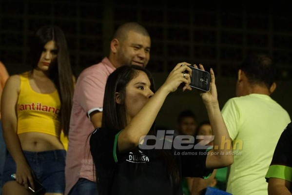 NO VISTE EN TV: Lluvia, mujeres lindas y susto en La Ceiba