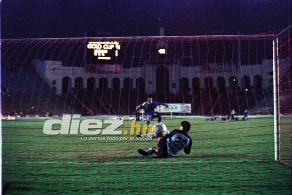 TOP: 15 fotos inolvidables fotos de los duelos Honduras-Estados Unidos