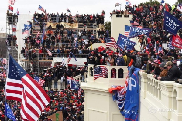 Seguidores de Donald Trump irrumpen en el Capitolio en Washington y generan caos