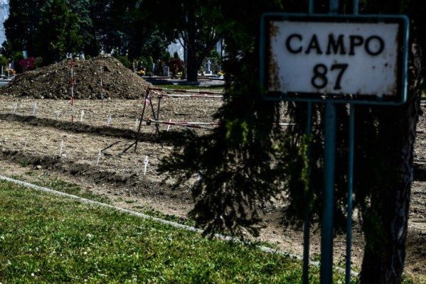 Así es el Campo 87: El cementerio donde entierran a las víctimas del coronavirus que nadie reclama