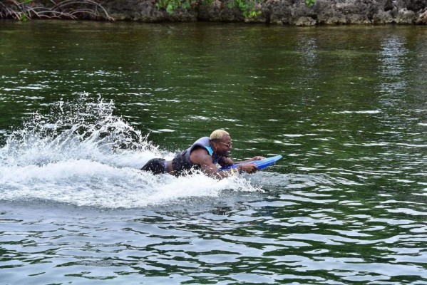 ¡Besos de delfines y buena compañía! Así recargan baterías los jugadores de la Selección de Honduras