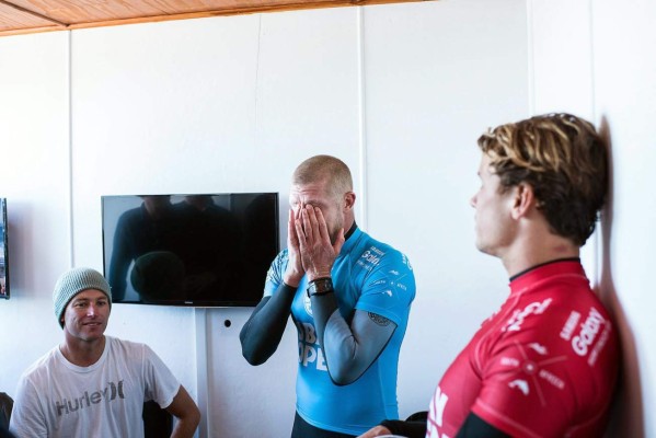 ASÍ FUE EL ATAQUE DE UN TIBURÓN EN PLENO TORNEO DE SURF EN SUDÁFRICA