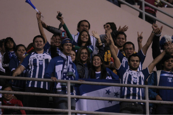 Ambiente en el partido Honduras vr Costa Rica.