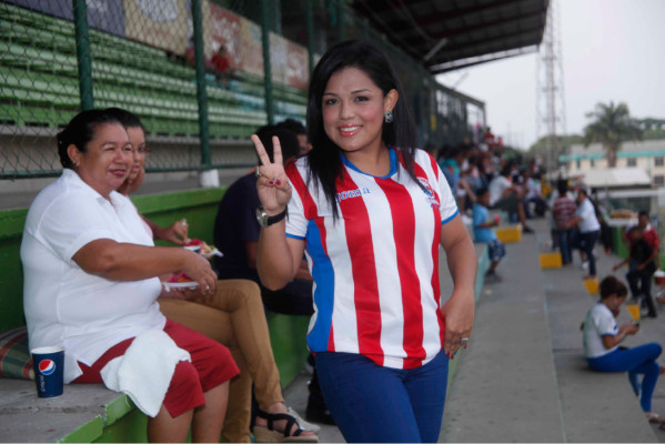 Fiesta en el Estadio Excélsior de Puerto Cortés