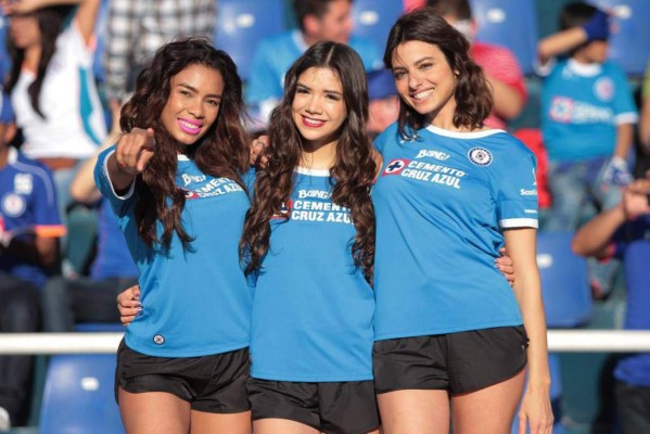 Michelle Pérez, la aficionada más sexy de Cruz Azul que sueña con el título