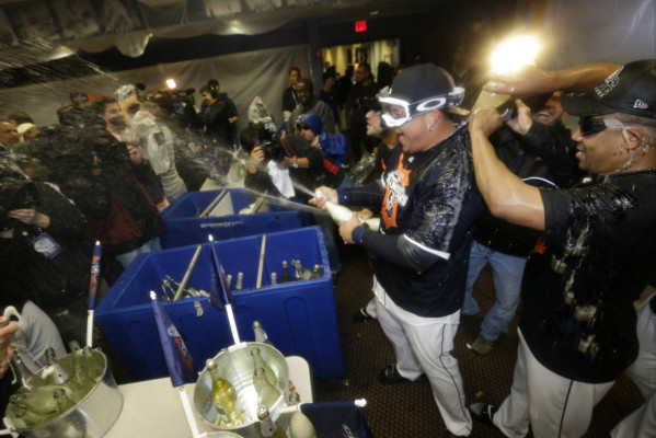 Tigres barren a los Yanquis en Serie de Campeonato.