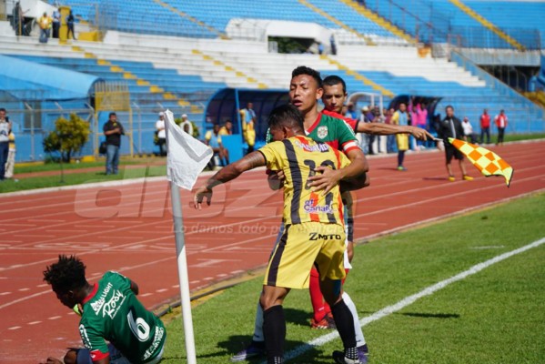 CURIOSAS: La furia del 'Chino' López y el cruce de palabras en silla del Olímpico