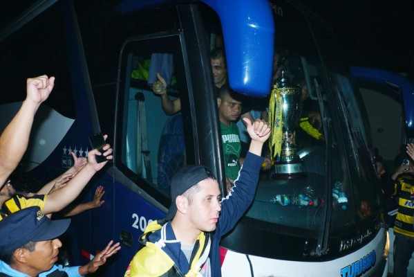 FOTOS: Así fue la fiesta de Real España con su gente en San Pedro Sula