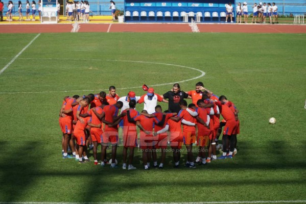 ¡Optimismo y con bajas! Así fue el entrenamiento del Olimpia en el estadio Olímpico