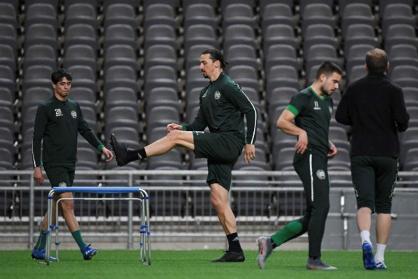 Ibrahimovic es captado entrenando con equipo sueco y le pone una condición al Milan para renovar&nbsp;&nbsp;