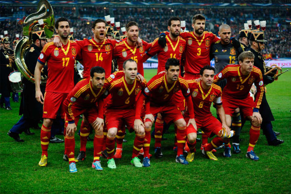 España se baja a Francia y es líder.