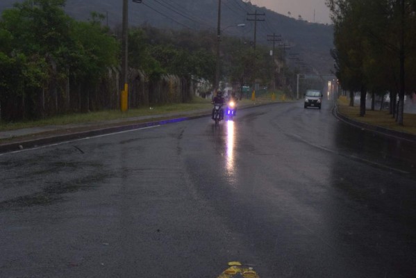 FOTOS: Caos, túneles inundados y destrucción deja fuerte lluvia en Tegucigalpa