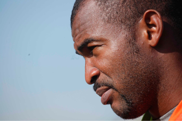 Portero Shane Orio se marcha del Marathón