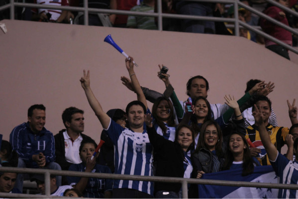 Ambiente en el partido Honduras vr Costa Rica.