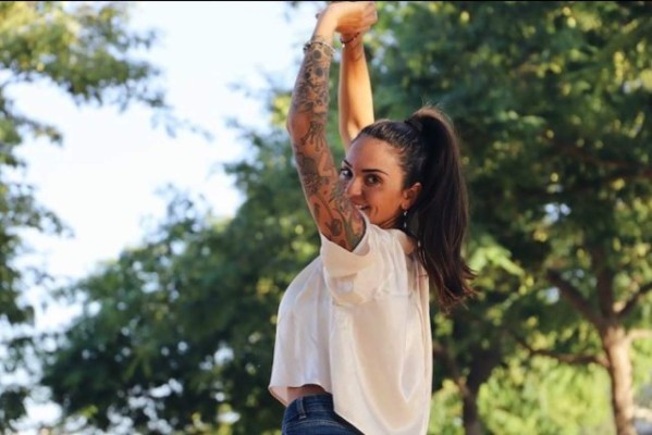 Las 10 cláusulas del contrato matrimonial que puso una sexy influencer a futbolista español