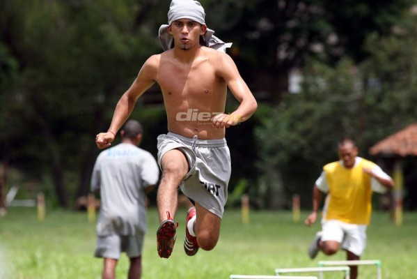 ¿Dónde está y qué hace la camada de futbolistas con los que Carlo Costly debutó en 2006 en Platense?