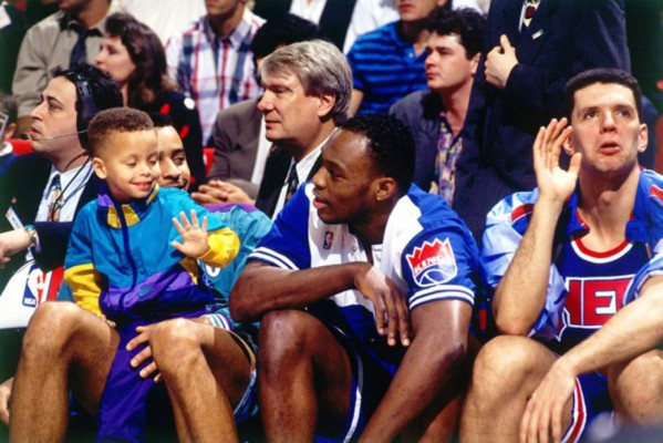 ¡Increíble! Se tomaron una foto con su ídolo y hoy son casi como ellos