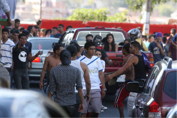 Barras de Olimpia y Motagua protagonizaron otro hecho bochornoso en Tegucigalpa.