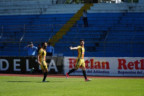 CURIOSAS: La furia del 'Chino' López y el cruce de palabras en silla del Olímpico