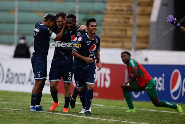 Reclamos, festejos y gesticulaciones de dolor: Las imágenes que dejó el clásico Motagua-Marathón