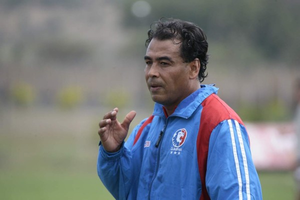 Grandes futbolistas hondureños sin suerte o alejados de la dirección técnica