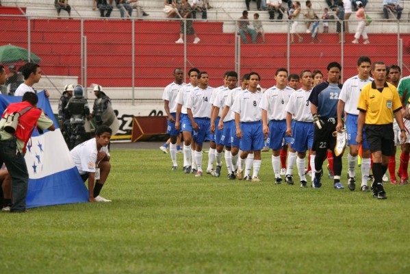 Los futbolistas hondureños que han cumplido todos los procesos de selecciones