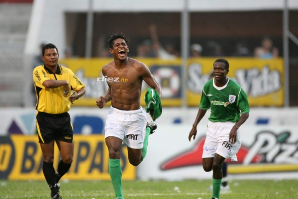 Las fotos que no habías visto del debut de Carlo Costly con Platense hace 14 años