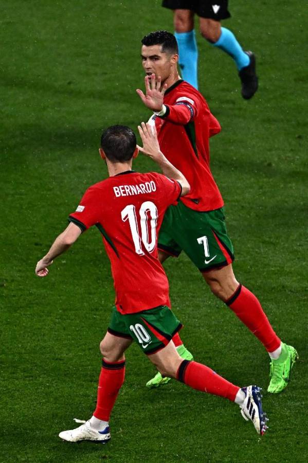 Cristiano Ronaldo hizo historia en la Eurocopa y le gritó el gol de Portugal al portero; Pepe rompió récord