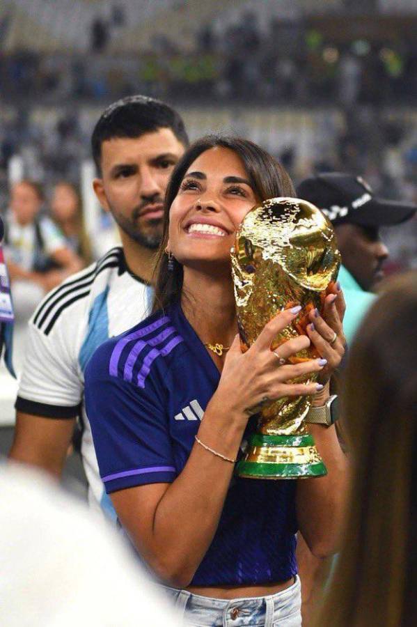 Messi es exaltado: festejo por los aires, Antonella rompe en llanto, hizo recordar a Maradona y el detalle de la camiseta Argentina