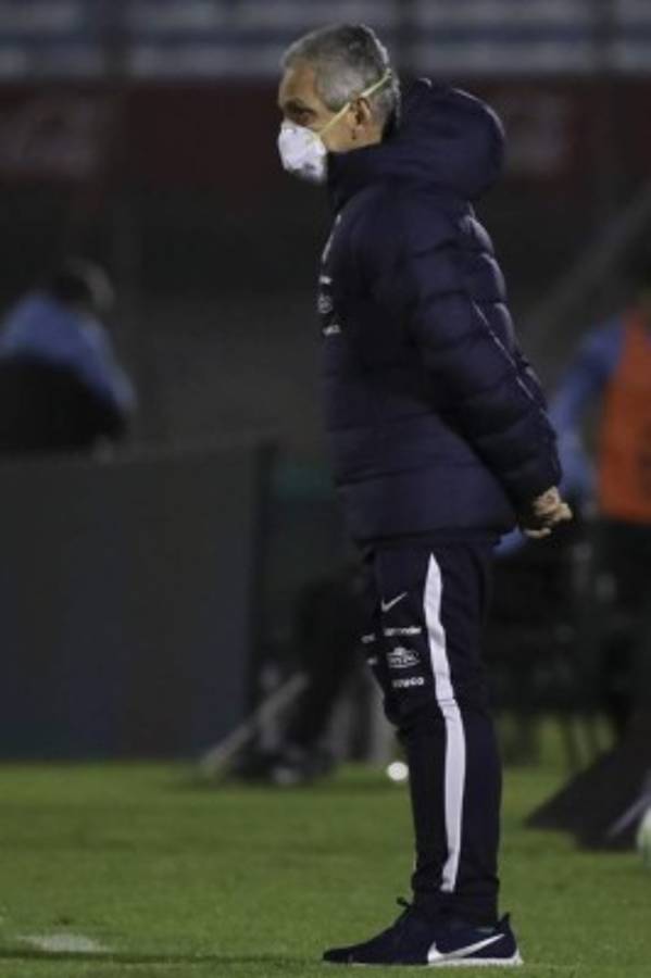 El reencuentro de Suárez y Vidal, el gesto de Messi y así llegó el 'Maestro' Tabárez al estadio