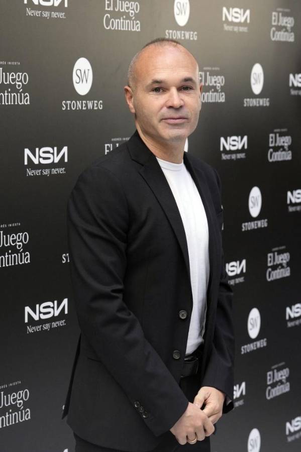 Iniesta no estuvo solo: las grandes figuras que llegaron a su emotiva despedida; Xavi y Laporta, cada uno por su lado