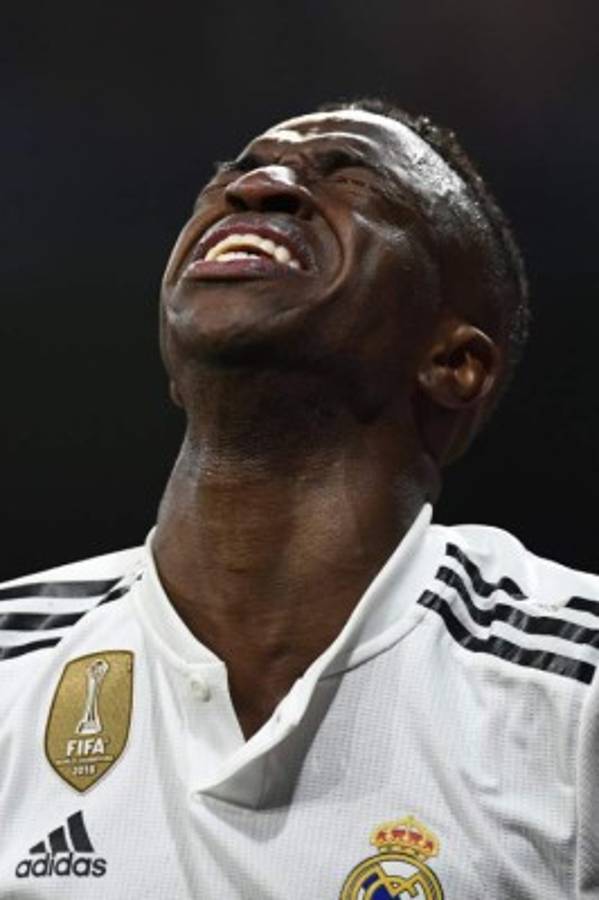 En fotos: Las desgarradoras imágenes de Vinícius Jr contra el Ajax en el Bernabéu