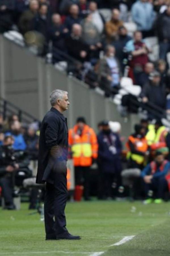 Debut de Mourinho con el Tottenham fue de mucha euforia en casa del West Ham