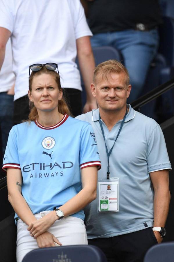 City campeón: Julián, de la mano con las hermanas de Haaland; brutal invasión y los 568 millones en la banca