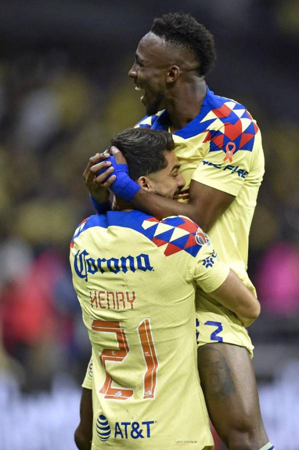 Liga MX: el festejo del América por el título y Nahuel Guzmán se escondió tras la roja; un triste Gignac en el Azteca