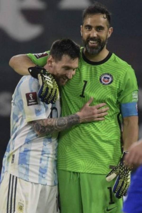 Las duras imágenes de Messi tras empatar contra Chile y así fue captado con Medel luego de su recordada pelea