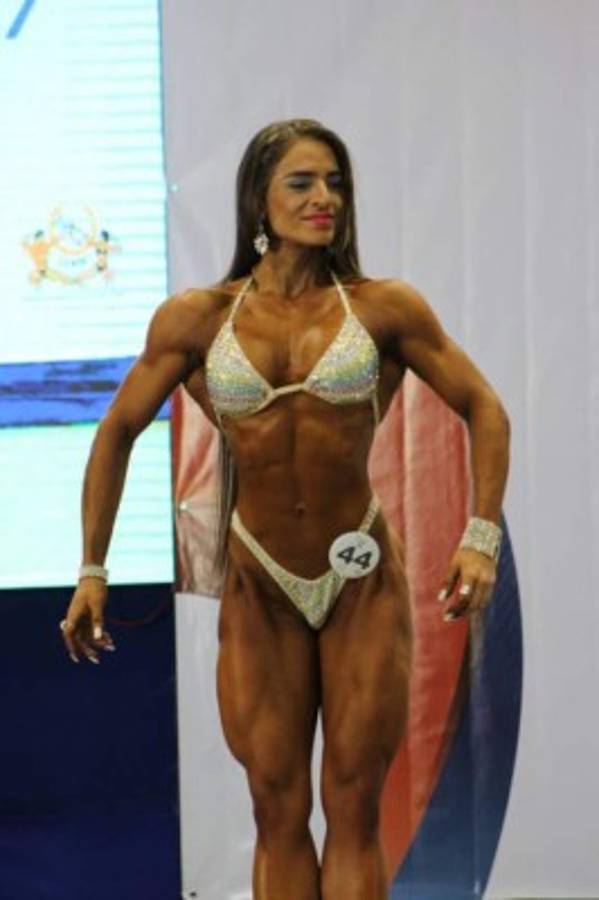 Sandra Alvarado, la bella fisicoculturista que ganó Oro para Honduras en Juegos Centroamericanos