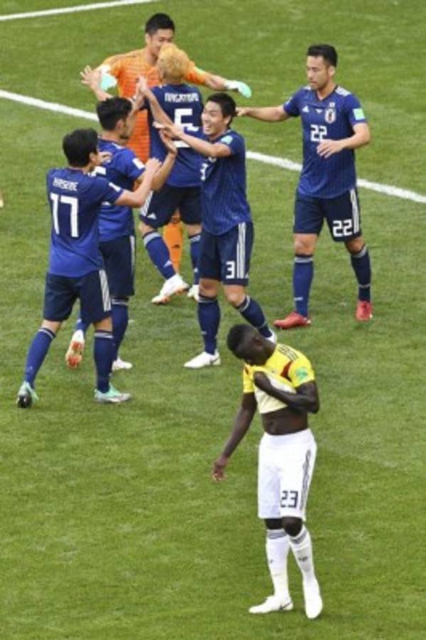 NO VISTE EN TV: El festejo de los japoneses y las caras tristes de los jugadores de Colombia