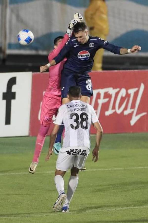 El villano del juego, motivo del berrinche de Rubilio Castillo y la pelea que hubo en el Motagua - Herediano