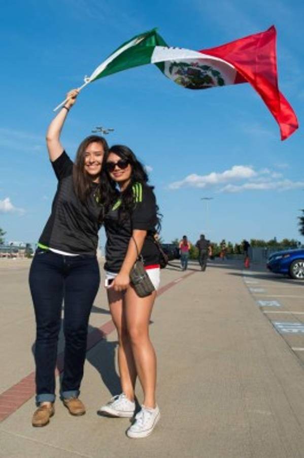 La periodista Inés Sainz entre las mujeres que deslumbra en el México-Argentina