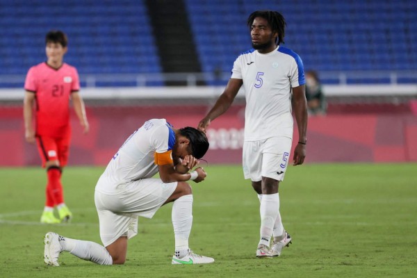 Denil Maldonado de rodillas y Jonathan Núñez incrédulo: la tristeza de la selección de Honduras tras caer humillada de Tokio 2021  