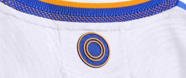 Con nuevo escudo y un crack no aparece: Real Madrid presenta sus camisetas para la temporada 2021-22