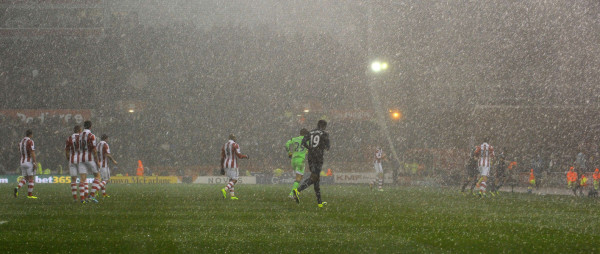 VIDEO: Fuerte granizada detuvo el Stoke City-Manchester United