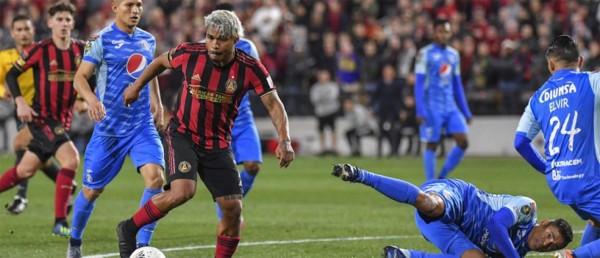 La salida de Jonathan Rougier, festejos de Josef y 'Pity' Martínez y locura en las gradas