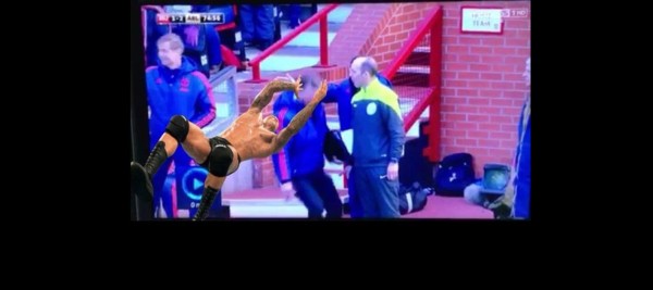 Louis Van Gaal es víctima de divertidos memes tras su simulación de falta en Inglaterra