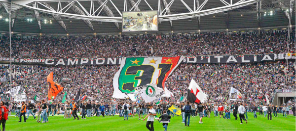 Ajax y la Juventus extiende su reinado en Europa .