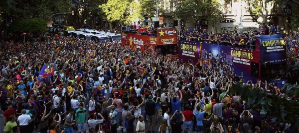 Barcelona celebra en su ciudad el título de Champions